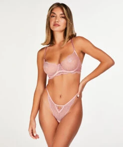 Brazilian Isabelle - Roze